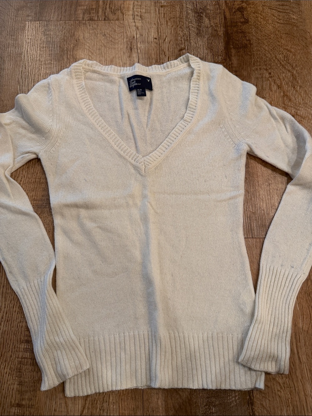 American Eagle Cream V-Neck Women's Sweater